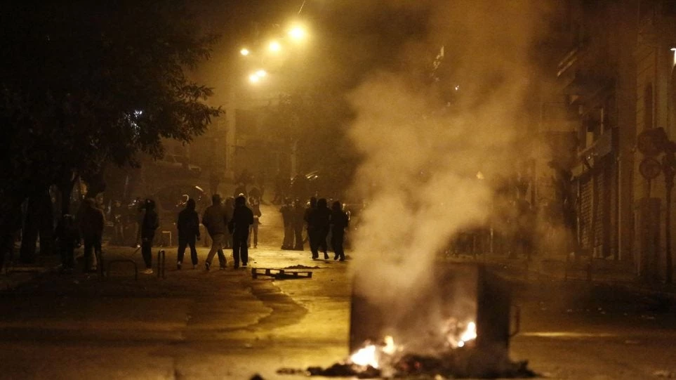 Διπλή επίθεση εναντίον διμοιριών των ΜΑΤ στα Εξάρχεια